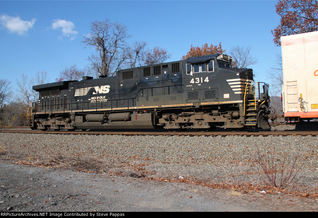 NS 4314 as a rear-end DPU on train 38G